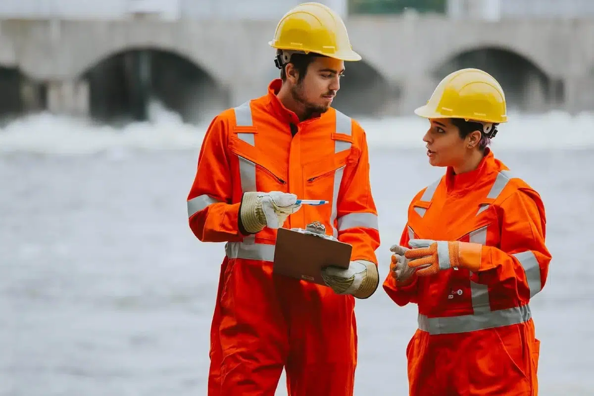 آشنایی با انواع لباس کار