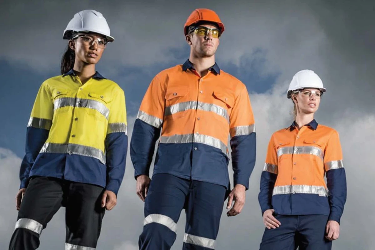 معنی هر رنگ در لباس کار